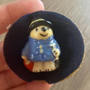 Coalport Wedgwood Vintage Seaside Paddington Bear Broach Pin